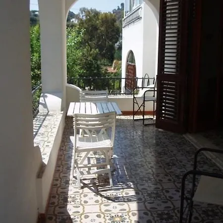 Deliziosa Casa Con Giardino 度假居 *