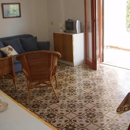 Deliziosa Casa Con Giardino 度假居 *